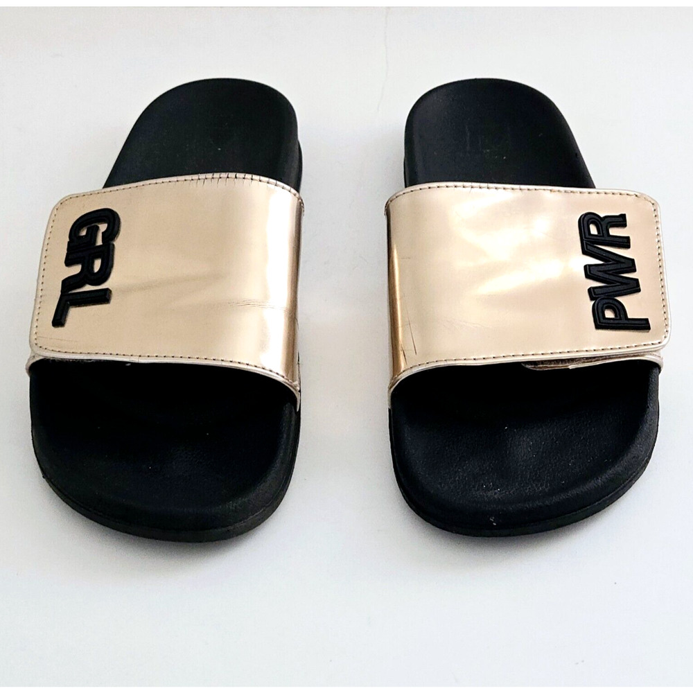 Material Girl Slides Sandals Womens 8 Gold Metallic Casual Beach Pool Athleisure